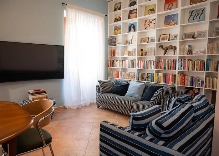 Trasteverehome - Bright 5br Character In Trastevere With Lift Apartment *