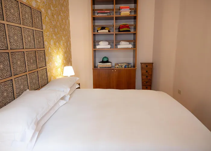 Apartment Trasteverehome - Bright 5br Character In Trastevere With Lift