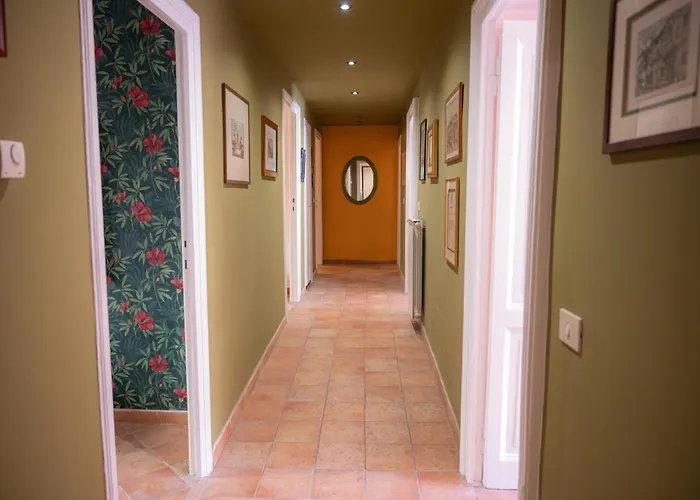 Trasteverehome - Bright 5br Character In Trastevere With Lift *