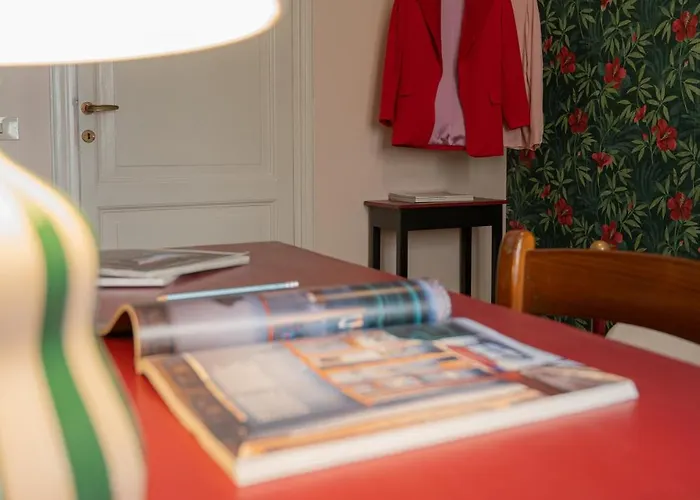 Apartment Trasteverehome - Bright 5br Character In Trastevere With Lift