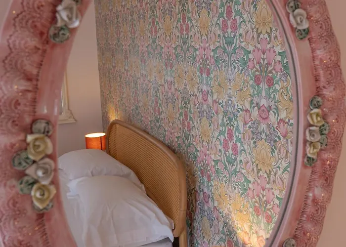 Trasteverehome - Bright 5br Character In Trastevere With Lift * Rom