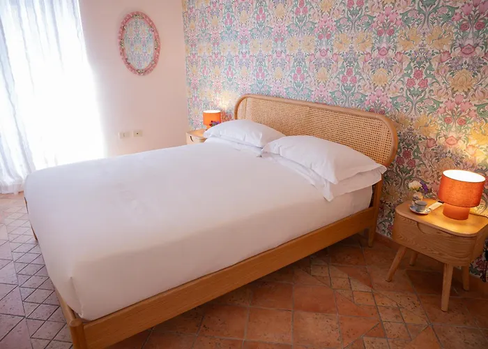 Apartment Trasteverehome - Bright 5br Character In Trastevere With Lift *